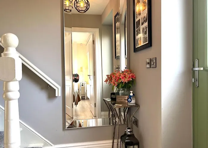 4 Bed House Sleeps 7 - Parking Garden Wifi Killarney