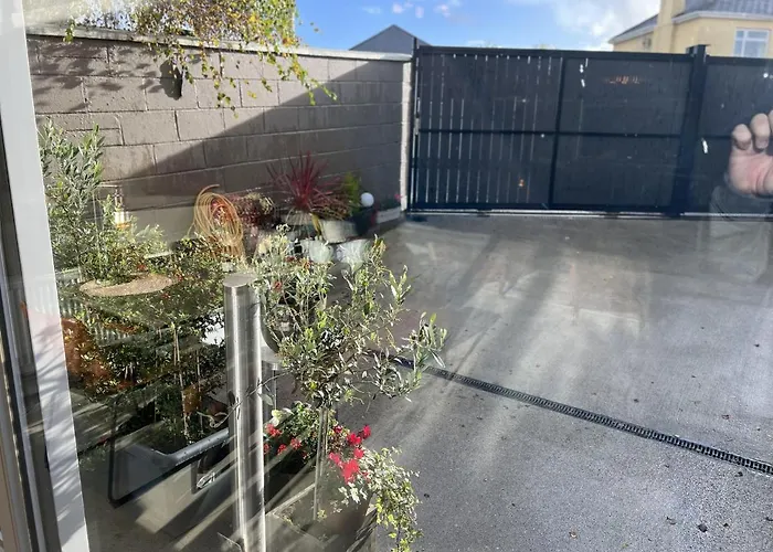 4 Bed House Sleeps 7 - Parking Garden Wifi * Килларни