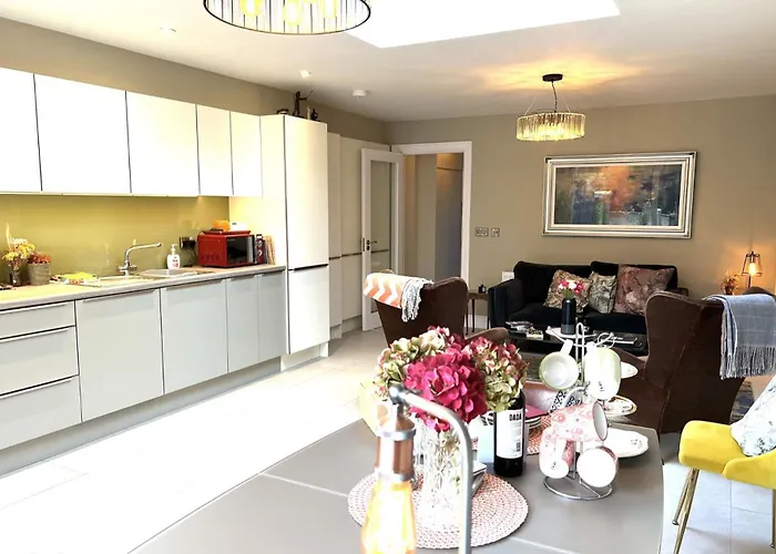 4 Bed House Sleeps 7 - Parking Garden Wifi Сasa de vacaciones Killarney