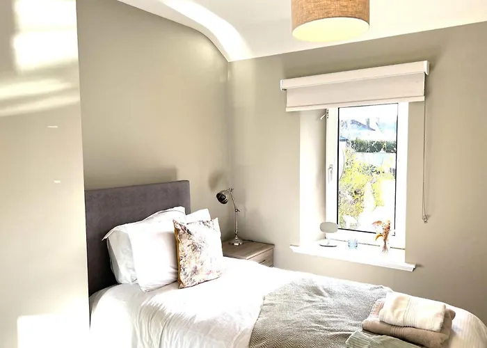4 Bed House Sleeps 7 - Parking Garden Wifi Сasa de vacaciones Killarney
