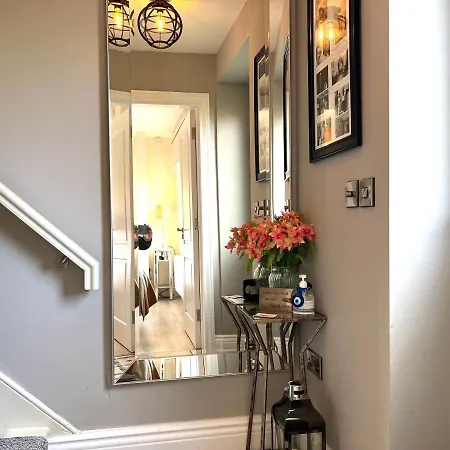 4 Bed House Sleeps 7 - Parking Garden Wifi Killarney