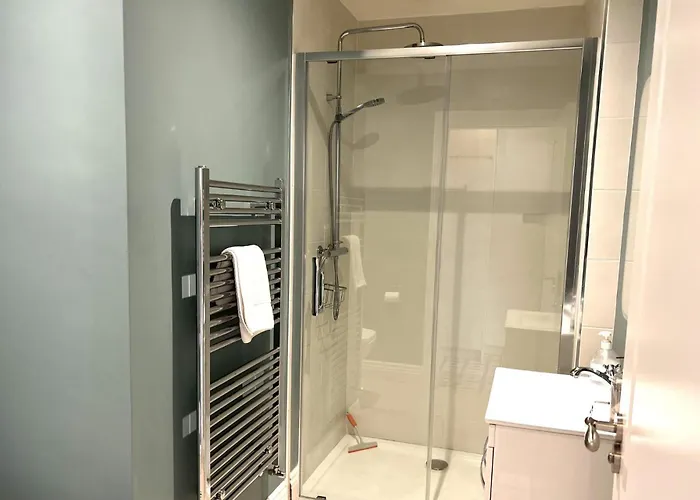 Hébergement de vacances 4 Bed House Sleeps 7 - Parking Garden Wifi Killarney